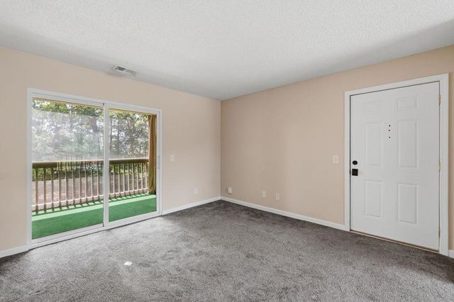 300 Myrtle Greens Dr Apt F, Conway, SC 29526