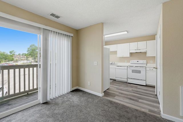 300 Myrtle Greens Dr Apt F, Conway, SC 29526