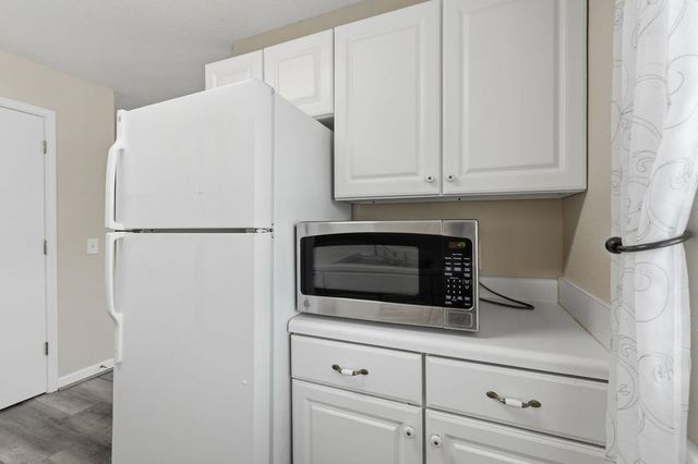 300 Myrtle Greens Dr Apt F, Conway, SC 29526