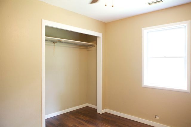 213 S Poplar St, Douglass, KS 67039