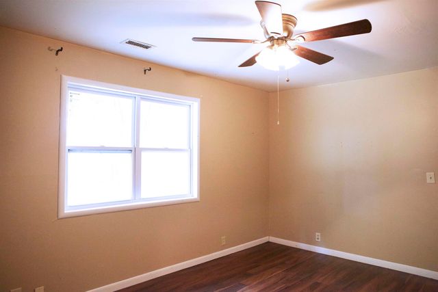 213 S Poplar St, Douglass, KS 67039