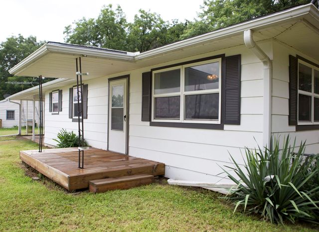 213 S Poplar St, Douglass, KS 67039