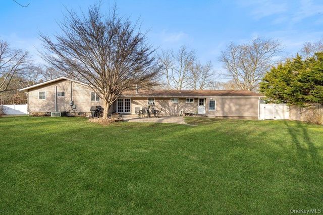 11 Cedar Crest Drive, Dix Hills, NY 11746