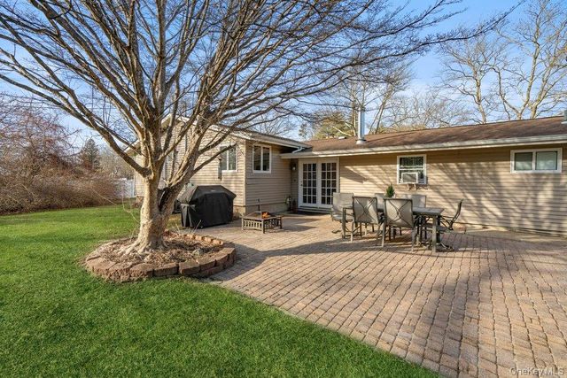 11 Cedar Crest Drive, Dix Hills, NY 11746