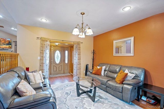 11 Cedar Crest Drive, Dix Hills, NY 11746