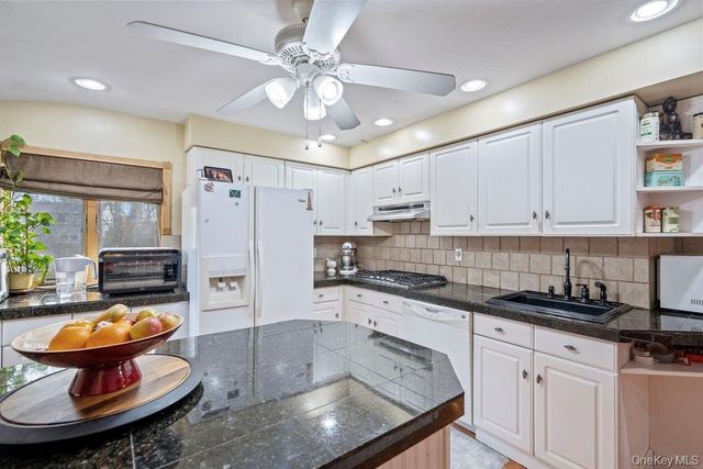 11 Cedar Crest Drive, Dix Hills, NY 11746