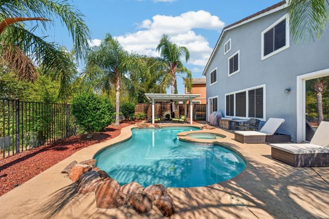 2468 Granite Park Dr, Lincoln, CA 95648