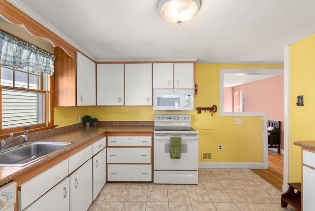 67 Colonial Ave, Lynn, MA 01904