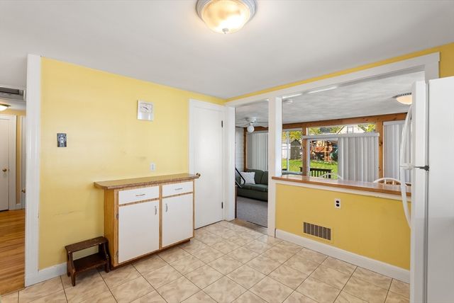 67 Colonial Ave, Lynn, MA 01904