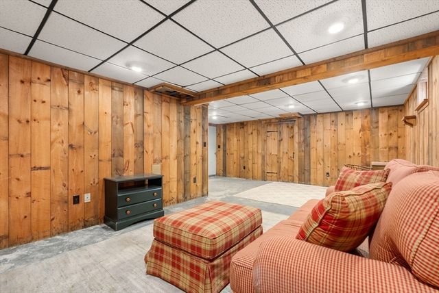 67 Colonial Ave, Lynn, MA 01904
