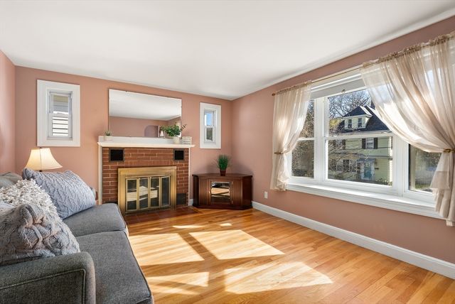 67 Colonial Ave, Lynn, MA 01904