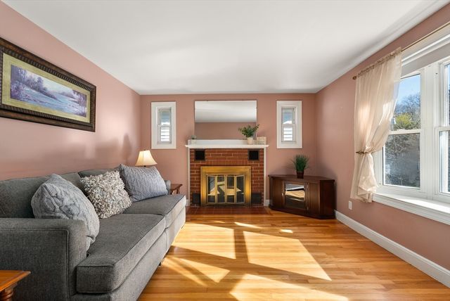 67 Colonial Ave, Lynn, MA 01904