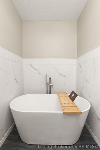 1230 Karen Avenue NW, Corydon, IN 47112