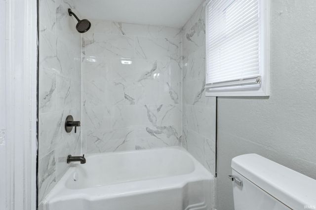 2021 Carlton Avenue, Fort Wayne, IN 46802