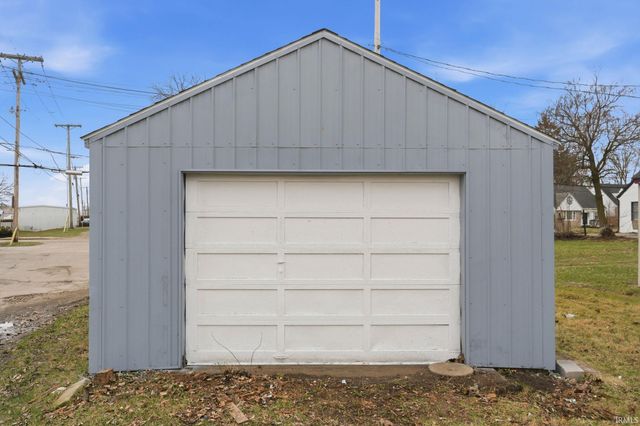 2021 Carlton Avenue, Fort Wayne, IN 46802