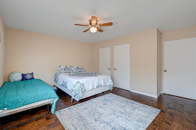 2121 Fountain View Drive 16, Houston, TX 77057