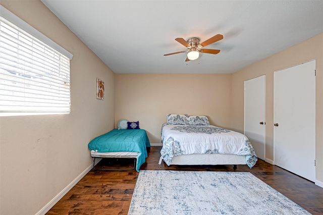 2121 Fountain View Drive 16, Houston, TX 77057