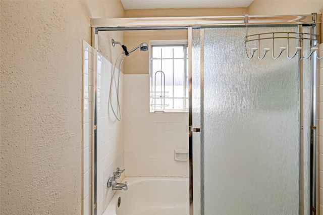 2121 Fountain View Drive 16, Houston, TX 77057