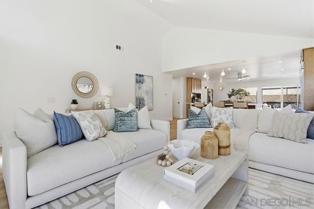 282 Sharp Place, Encinitas, CA 92024