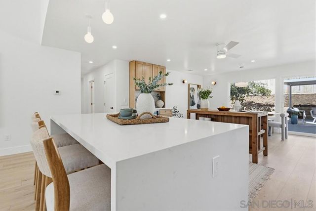 282 Sharp Place, Encinitas, CA 92024