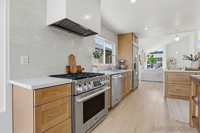 282 Sharp Place, Encinitas, CA 92024