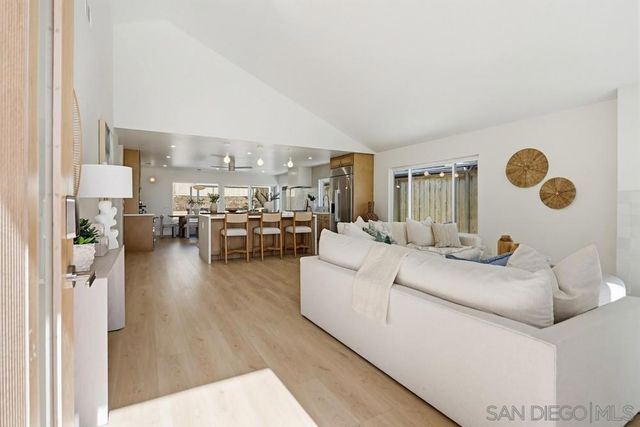 282 Sharp Place, Encinitas, CA 92024