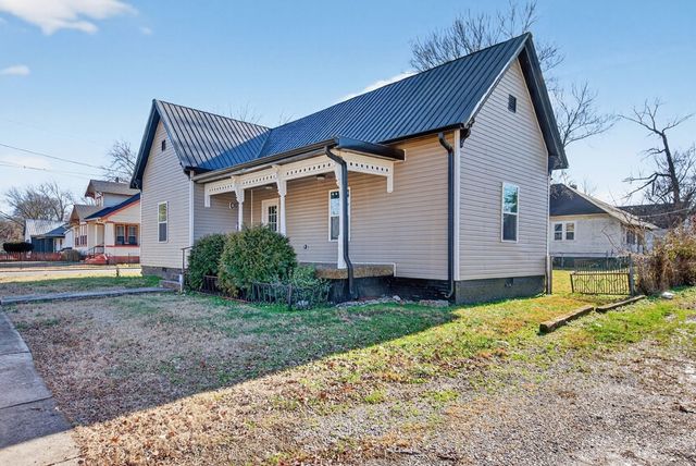 317 E 17th St, Hopkinsville, KY 42240