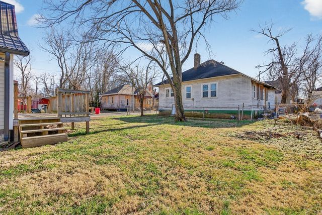 317 E 17th St, Hopkinsville, KY 42240