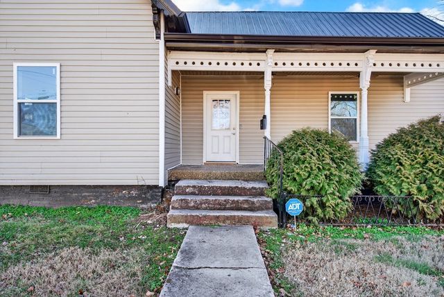 317 E 17th St, Hopkinsville, KY 42240