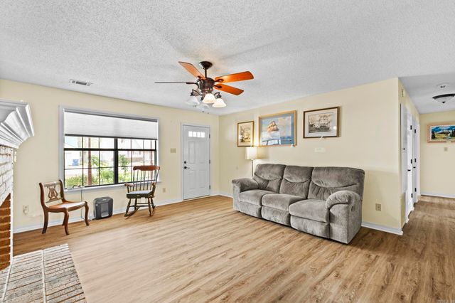 1017 Highland Blvd, Cabot, AR 72023