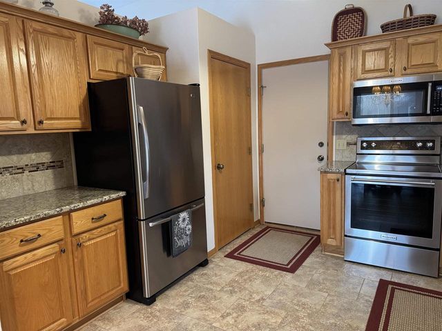 2070 Cobblestone Court, Beloit, WI 53511