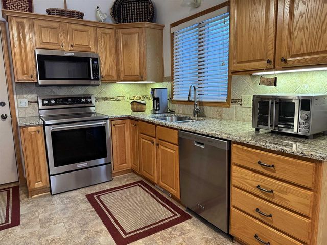 2070 Cobblestone Court, Beloit, WI 53511