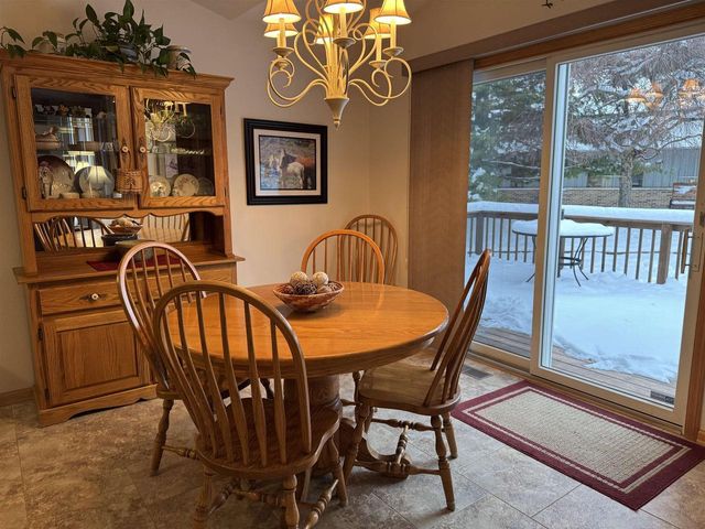 2070 Cobblestone Court, Beloit, WI 53511