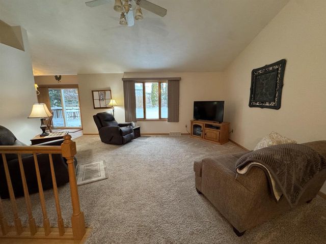 2070 Cobblestone Court, Beloit, WI 53511