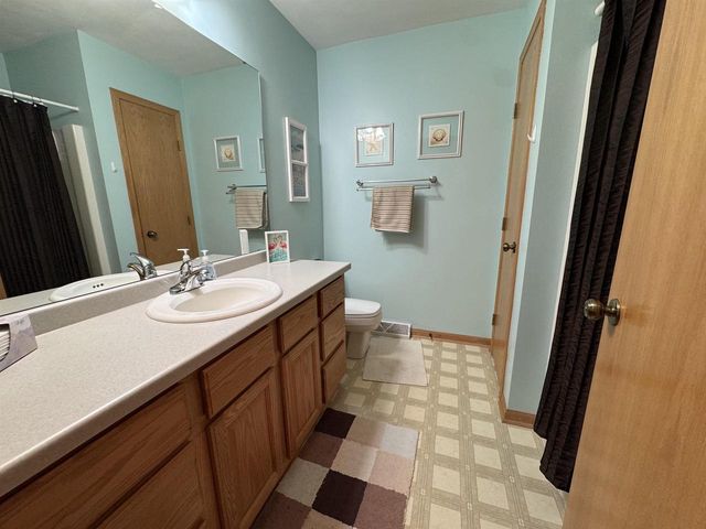 2070 Cobblestone Court, Beloit, WI 53511