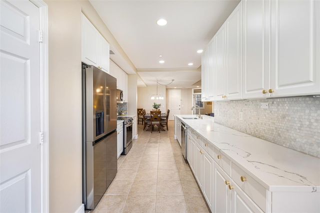 24367 BALTIC AVENUE 202, Punta Gorda, FL 33955