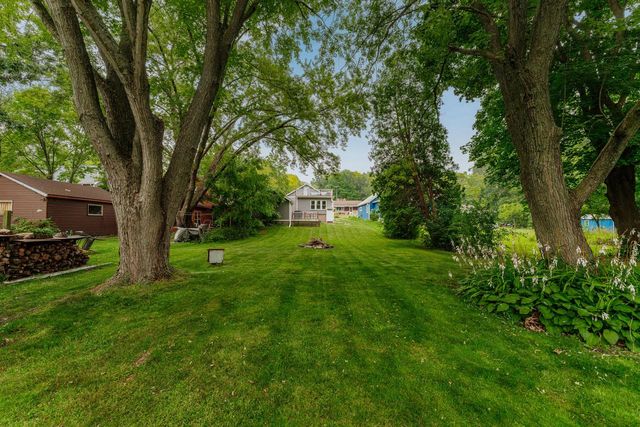 N9199 Deer Path ROAD, East Troy, WI 53120
