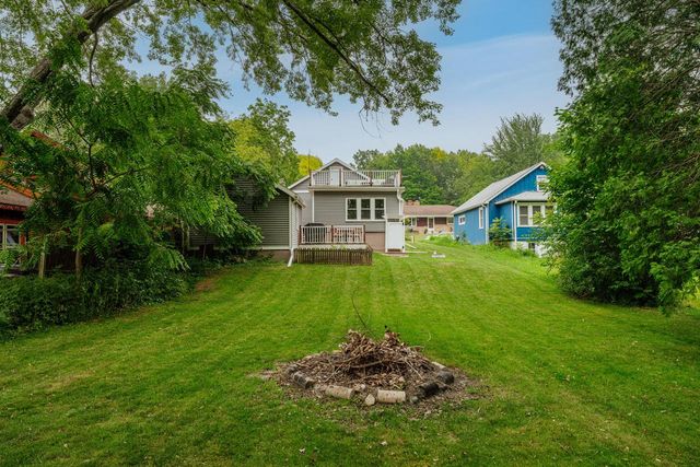 N9199 Deer Path ROAD, East Troy, WI 53120