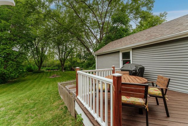 N9199 Deer Path ROAD, East Troy, WI 53120