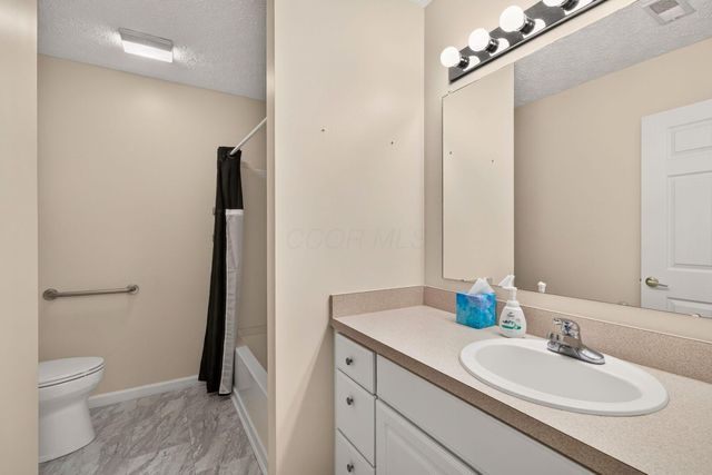 6677 Eagle Ridge Lane, 14D, Canal Winchester, OH 43110