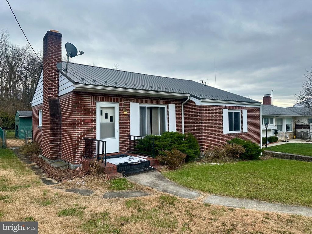 1105 HOLLAND ST, Cumberland, MD 21502