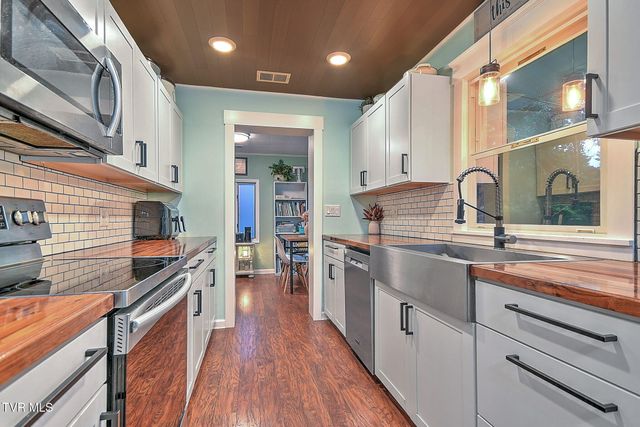 2344 Stuart Drive, Kingsport, TN 37664