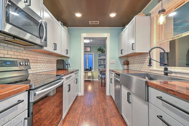 2344 Stuart Drive, Kingsport, TN 37664