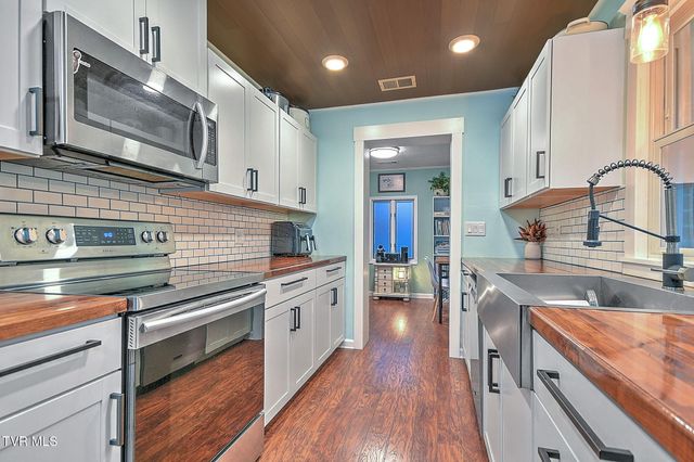 2344 Stuart Drive, Kingsport, TN 37664