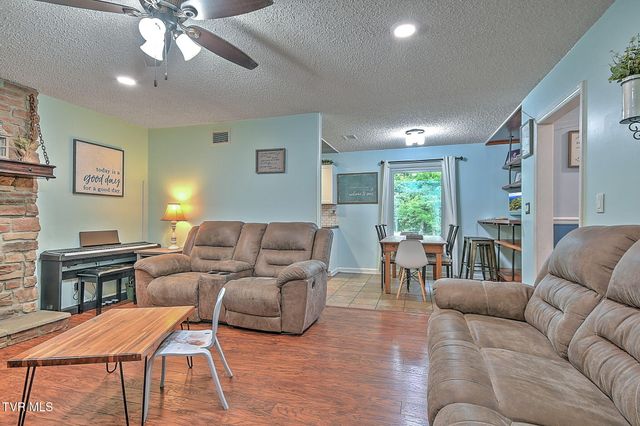 2344 Stuart Drive, Kingsport, TN 37664