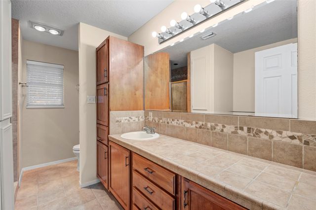 21503 Pecan Bend Road, Damon, TX 77430