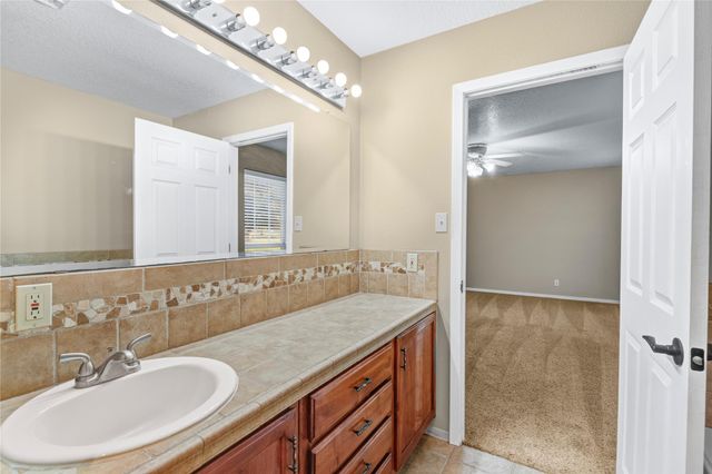 21503 Pecan Bend Road, Damon, TX 77430