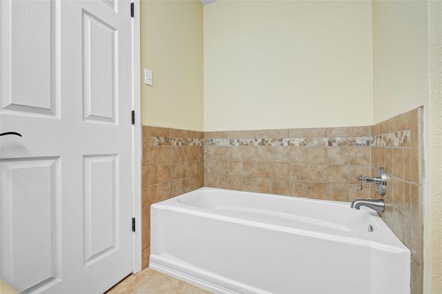 21503 Pecan Bend Road, Damon, TX 77430