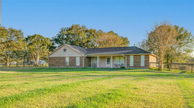 21503 Pecan Bend Road, Damon, TX 77430