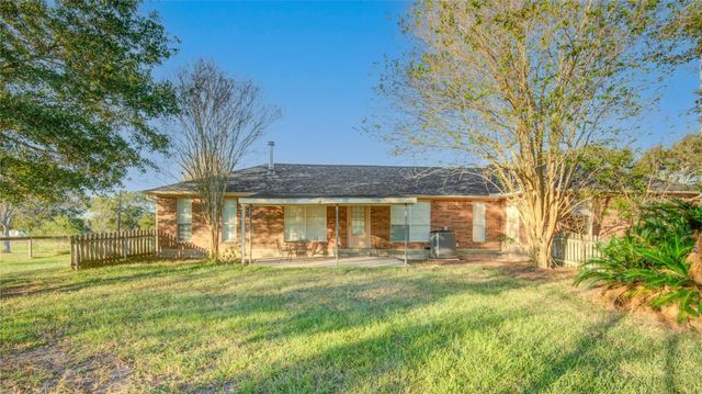 21503 Pecan Bend Road, Damon, TX 77430